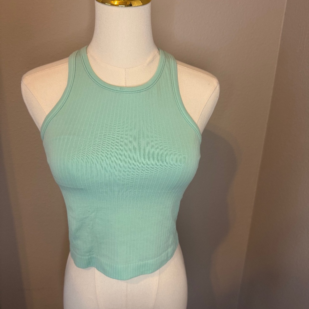 Lululemon Ebb to Street Cropped Tank